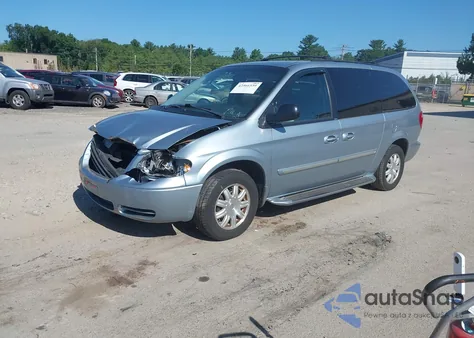 2005 Chrysler Town & Country Touring from USA, damaged, VIN 2C4GP54L85R582809
